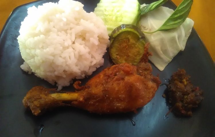 Kedai Radin Kepanjen Tempat Makan Enak di Kepanjen Murah Ayam Goreng selamethariadi.com