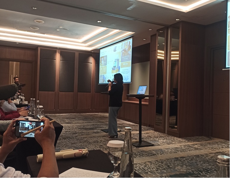 Laptop AI Terbaik Nadia Tasya Public Relations Consumer ASUS Indonesia selamethariadi.com